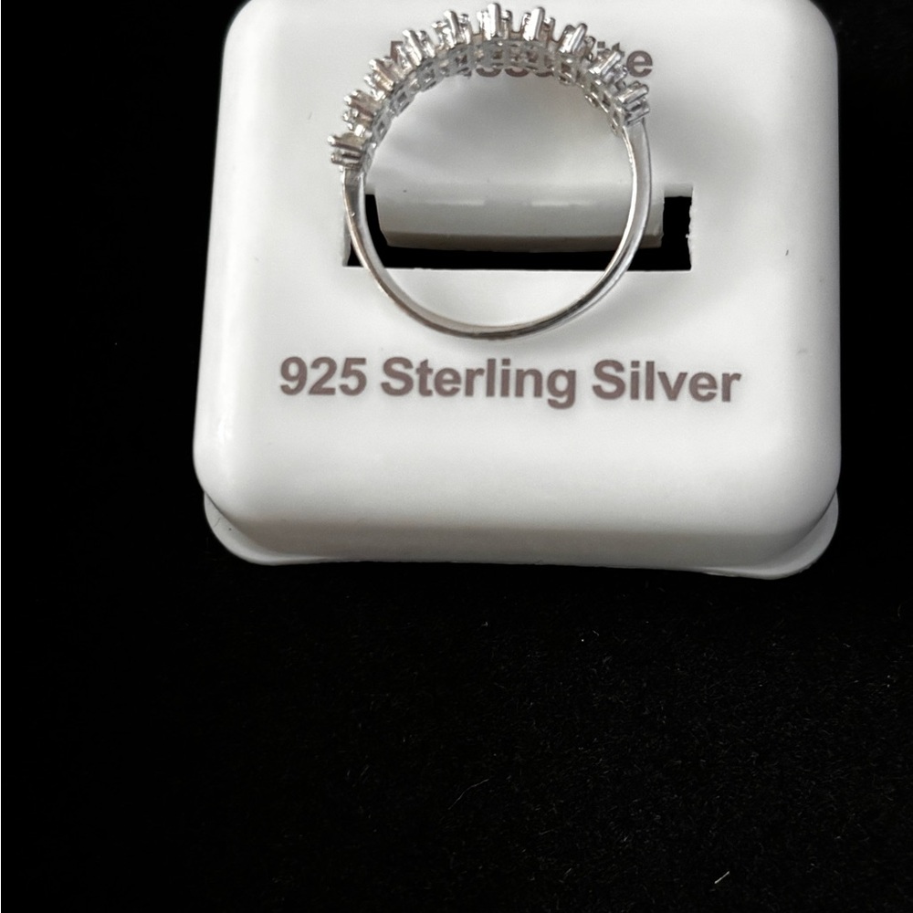 Elegant Silver Women's Ring AAA CZ - Picture 3 of 3